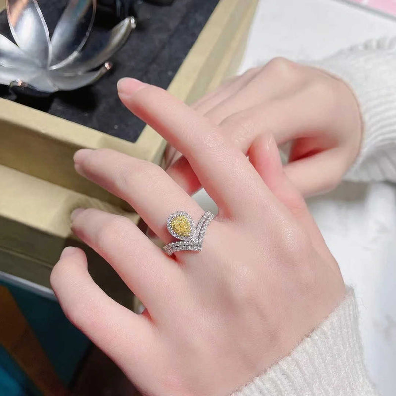 925 Sterling Silver V-shaped Moissanite Ring