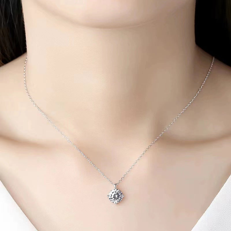 Four-claw Single Diamond 1 Karat Moissanite S925 Silver Four-claw Necklace For Women
